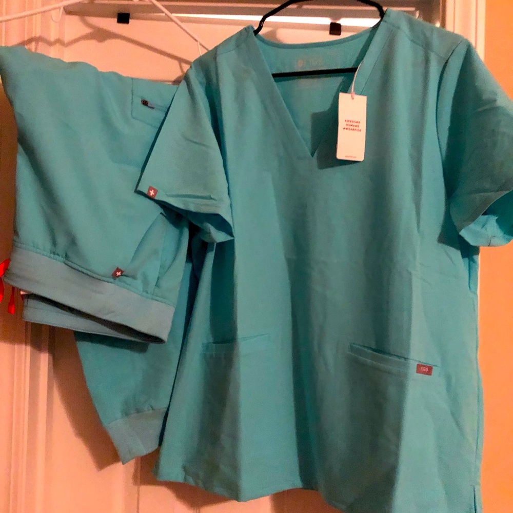 XL/P Zamora joggers and XL top. Neon blue figs